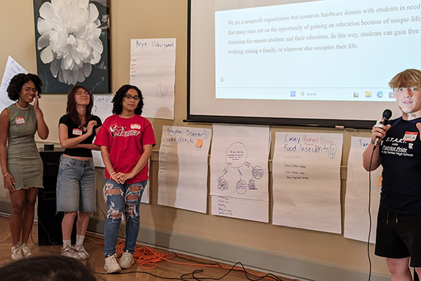 Presenting and pitching the solution - Education Everywhere at HV Digital Rally Hackathon